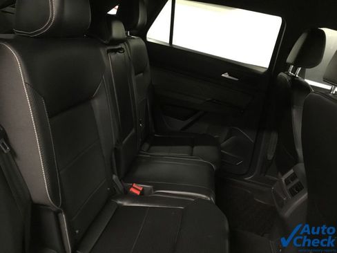 Used 2021 Volkswagen Atlas Cross Sport SE image 33