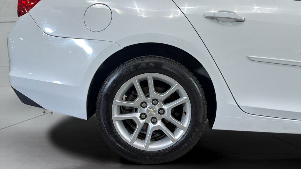 Used 2015 Chevrolet Malibu LT w/ Power Convenience Package FWD image 35