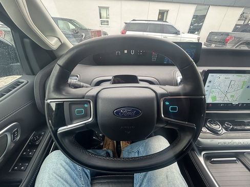 Used 2025 Ford Expedition Max Platinum image 15