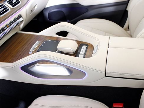 Certified 2024 Mercedes-Benz GLS 450 4MATIC image 24