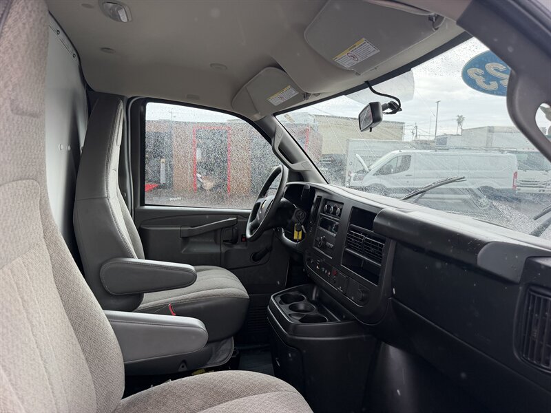 Used 2023 Chevrolet Express 3500 RWD image 17