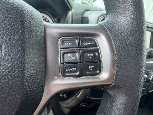Used 2021 RAM 1500 Classic SLT RWD image 24