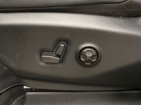 Used 2025 Chrysler Pacifica Select FWD image 15
