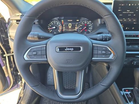 Used 2026 Jeep Compass Latitude AWD/4WD image 24