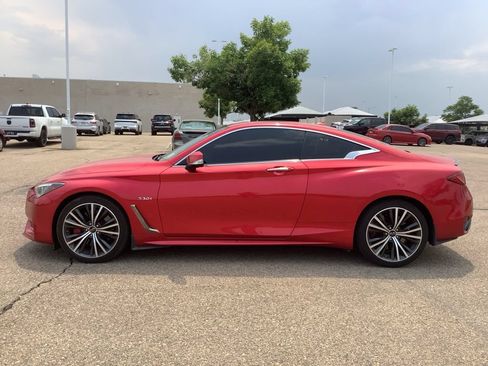 Used 2017 INFINITI Q60 Red Sport 400 AWD/4WD image 6