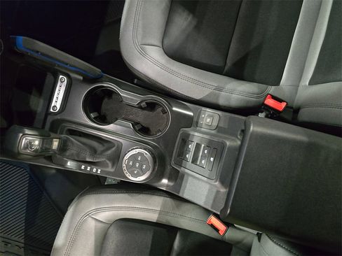 Used 2023 Ford Bronco Black Diamond w/ Sasquatch Package image 26