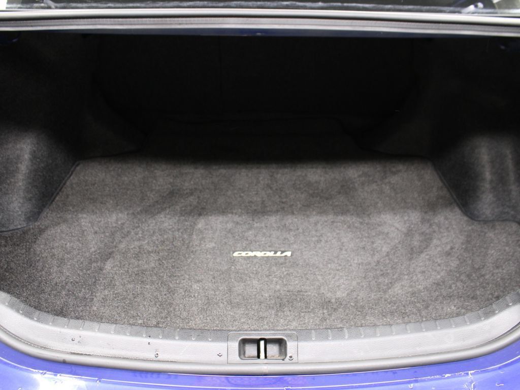 Used 2015 Toyota Corolla S FWD image 33
