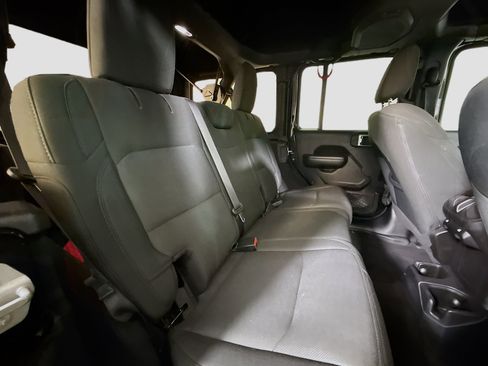 Used 2019 Jeep Wrangler Unlimited Sport S image 27