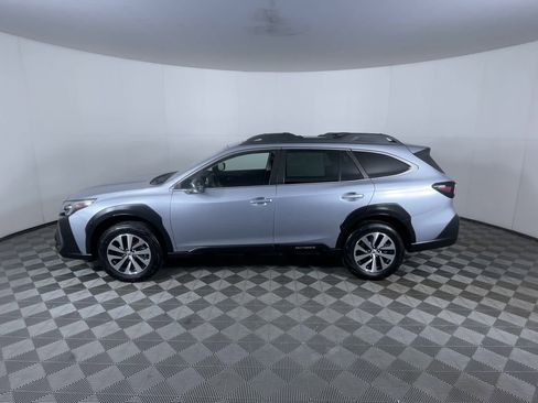 Certified 2023 Subaru Outback Premium AWD/4WD image 5