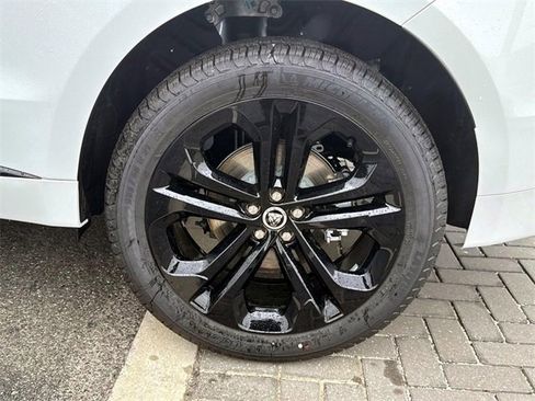 New 2026 Jaguar F-PACE R-Dynamic S image 3