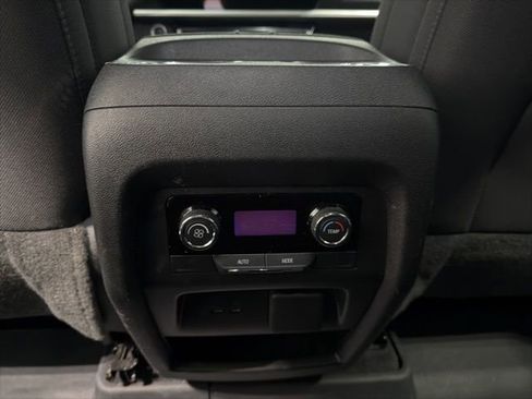 Used 2025 Chevrolet Traverse LT w/ Driver Confidence Package image 27