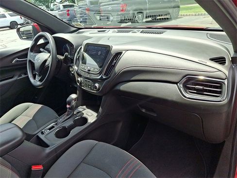 Certified 2022 Chevrolet Equinox RS w/ Infotainment Package image 26
