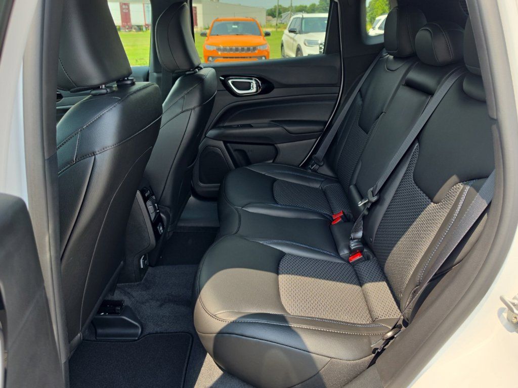 New 2026 Jeep Compass Latitude AWD/4WD image 17