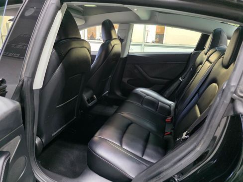 Used 2023 Tesla Model 3 Standard Range image 19