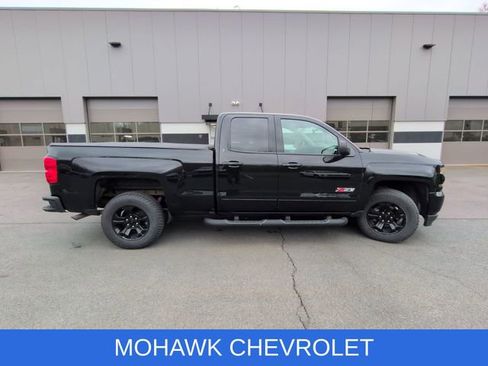 Used 2017 Chevrolet Silverado 1500 LT w/ Midnight Edition image 6