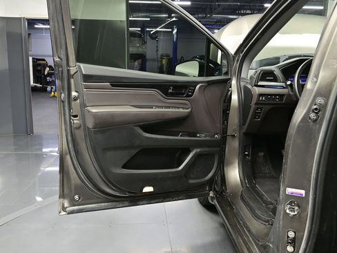 Used 2022 Honda Odyssey Touring image 12