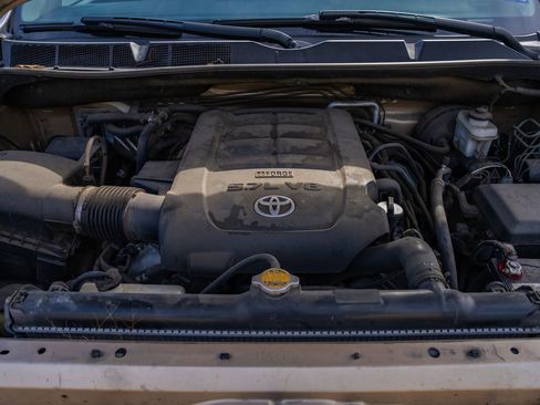 Used 2014 Toyota Sequoia SR5 RWD image 16