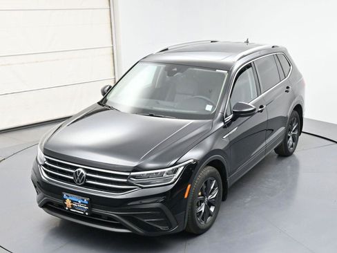 Used 2022 Volkswagen Tiguan SE w/ Panoramic Sunroof Package AWD/4WD image 35
