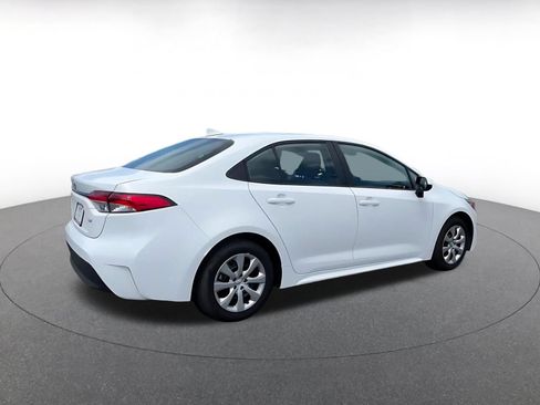 Used 2025 Toyota Corolla LE FWD image 12