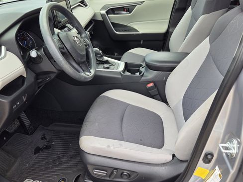Certified 2020 Toyota RAV4 XLE AWD/4WD image 4