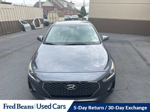 Used 2019 Hyundai Elantra GT FWD image 3