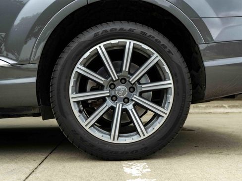 Used 2019 Audi Q7 3.0T Premium Plus AWD/4WD image 14