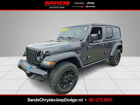 Used 2023 Jeep Wrangler Unlimited w/ Cold Weather Group AWD/4WD image 1