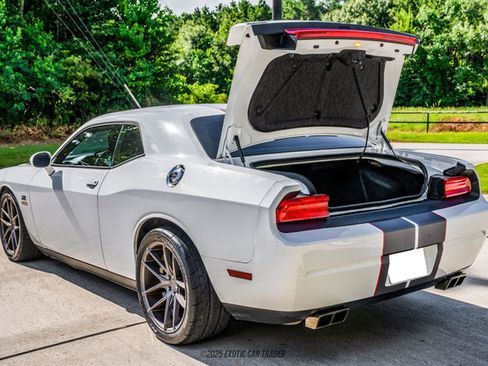 Used 2012 Dodge Challenger SRT8 w/ Premium Sound Group RWD image 15