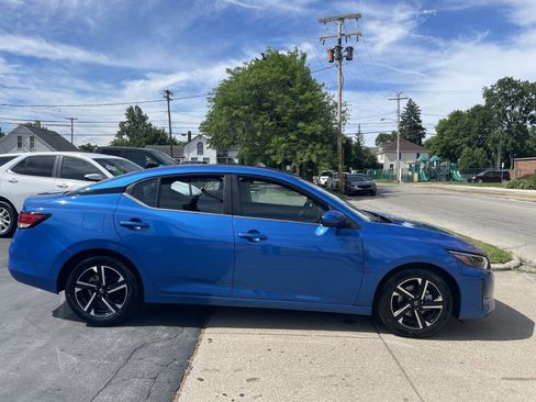 Used 2024 Nissan Sentra SV FWD image 3