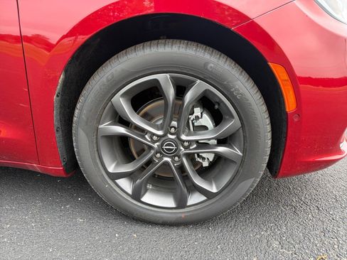 New 2026 Chrysler Pacifica Select FWD image 12