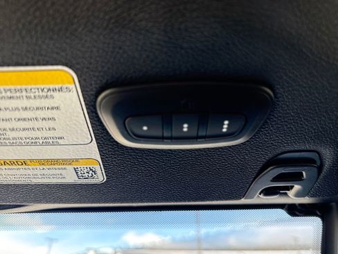 Used 2024 Jeep Gladiator Mojave w/ Technology Group image 25