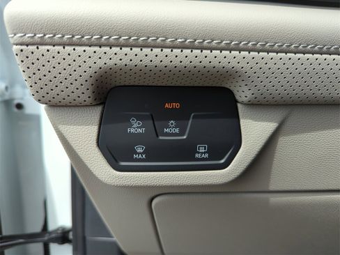 New 2026 Volkswagen Atlas SE image 35