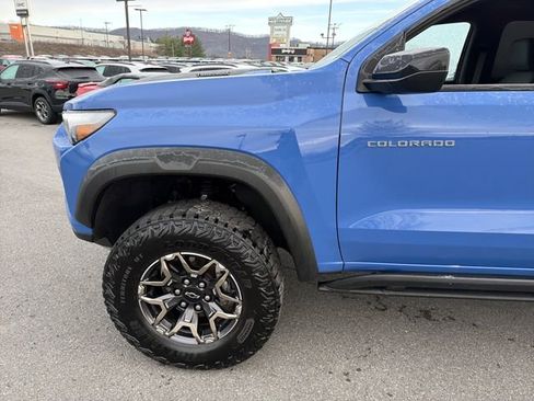 Used 2025 Chevrolet Colorado ZR2 AWD/4WD image 11