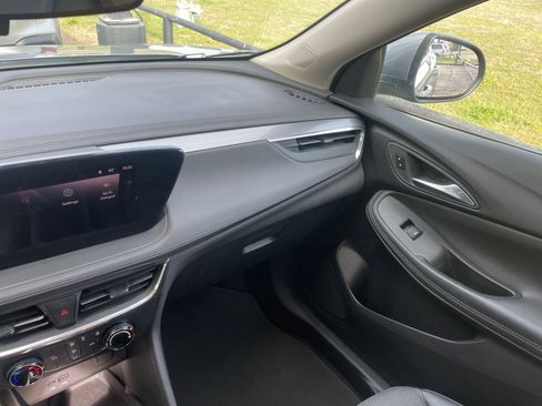 Used 2025 Buick Encore GX Preferred image 34