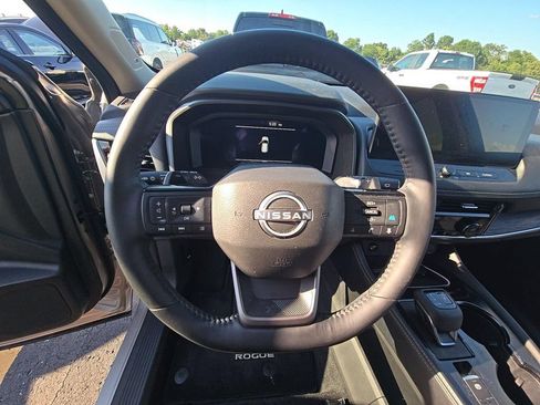 Certified 2026 Nissan Rogue Platinum w/ Platinum Premium Package AWD/4WD image 10