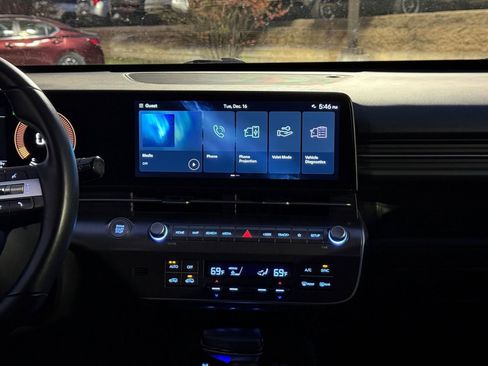 Used 2025 Hyundai Kona SEL image 18