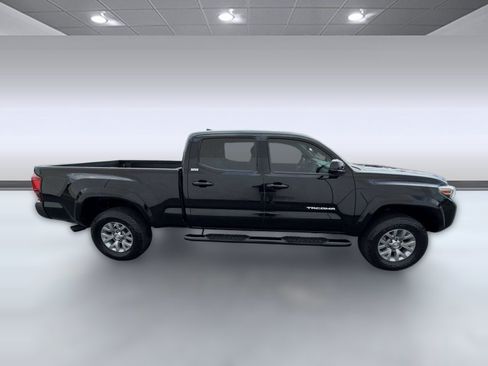 Used 2019 Toyota Tacoma SR5 AWD/4WD image 8