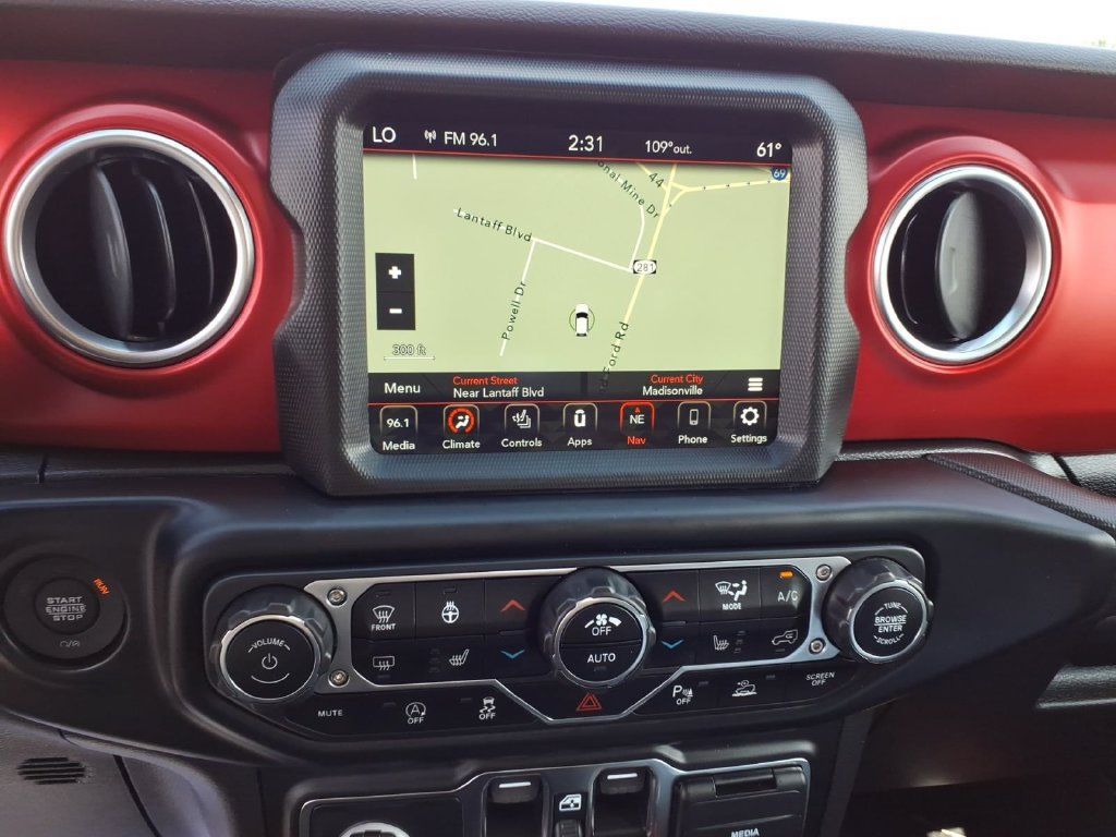 Used 2022 Jeep Gladiator Rubicon w/ Cold Weather Group AWD/4WD image 9