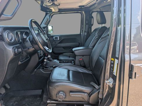 Used 2020 Jeep Wrangler Unlimited Sahara AWD/4WD image 16