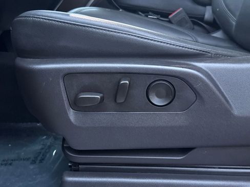 Used 2025 GMC Sierra 1500 SLT image 24