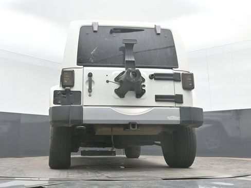 Used 2015 Jeep Wrangler Unlimited Sahara w/ Trailer Tow Group AWD/4WD image 31