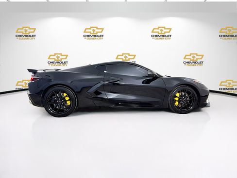 Used 2025 Chevrolet Corvette Stingray Premium Cpe w/ Z51 Performance Package RWD image 9