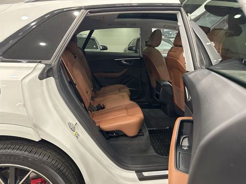 Used 2023 Audi Q8 Premium Plus w/ Premium Plus Package image 10