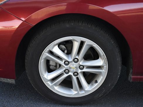 Used 2018 Chevrolet Cruze LT w/ Convenience Package image 11