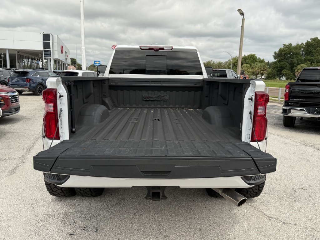Used 2024 Chevrolet Silverado 3500 High Country w/ High Country Premium Package AWD/4WD image 12
