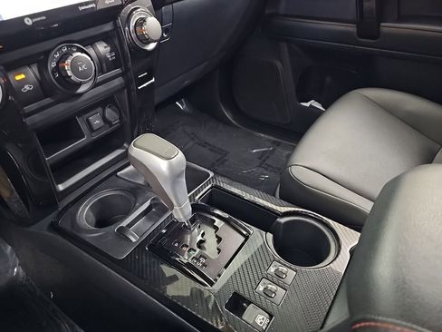 Used 2021 Toyota 4Runner TRD Off-Road Premium w/ Moonroof Package AWD/4WD image 27