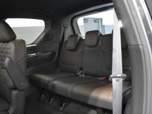 New 2026 Nissan Armada Platinum image 38