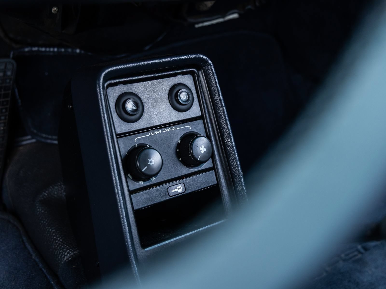 Used 1988 Porsche 911 Carrera RWD image 40
