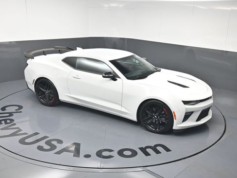 Used 2018 Chevrolet Camaro SS w/ Redline Edition RWD image 32