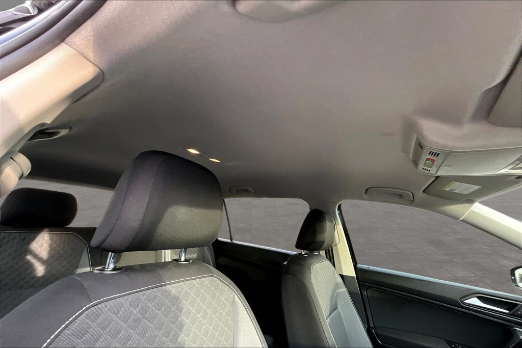 Used 2021 Volkswagen Tiguan S FWD image 11